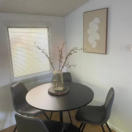 Chalet Cozy And Child-friendly In The Veluwe Hoenderloo